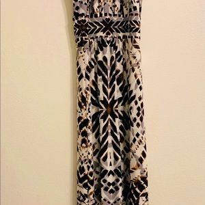 Beautiful maxi dress never worn.